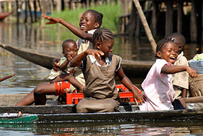 Children - Ganvie, Villages on stilts