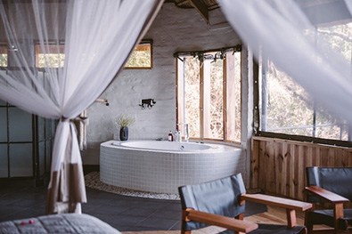 Bathroom - River Chalet - Chundukwa River Lodge