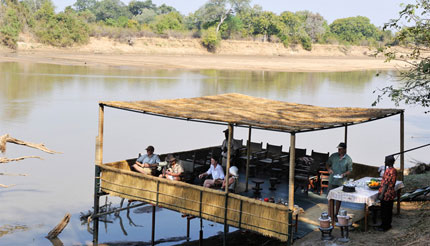 Kaingo Camp - South Luangwa National Park - Zambia Safari Camp